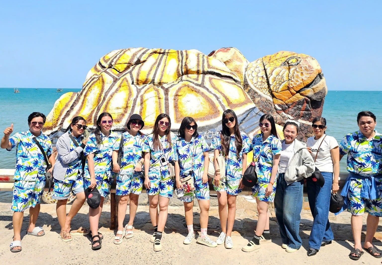 Phong cách việt travel ra mắt chùm tour lễ 30/4 - 01/5/2025 với chủ đề: “bật mood thảnh thơi - vui chơi lễ xịn”