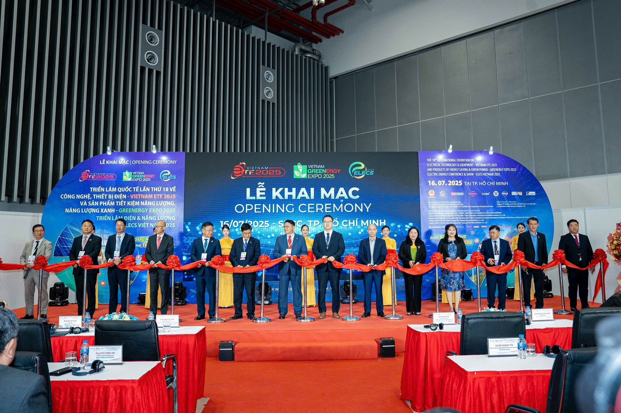 TP.HCM: Triển lãm Điện và Năng lượng Việt Nam 2025 đón hơn 10.000 khách tham quan