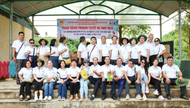 Trung tâm trợ giúp pháp lý Nhà nước số 1-TP.Hồ Chí Minh: Trao tặng trang thiết bị dạy học tại Trường Mầm non Pá Vạt, tỉnh Điện Biên
