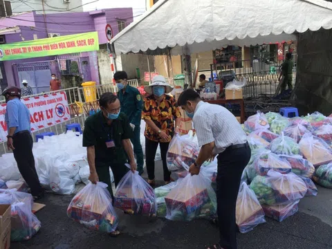 Nghĩa tình mùa dịch tại khu cách ly ở Đồng Nai